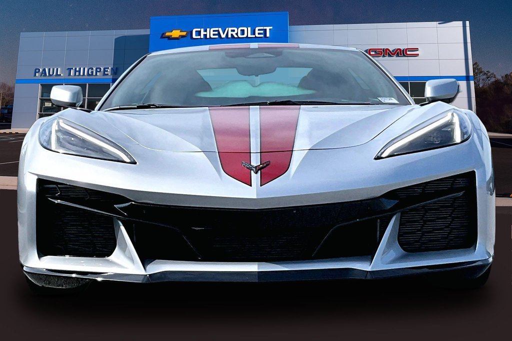 Used 2026 Chevrolet Corvette Z06 RWD image 2