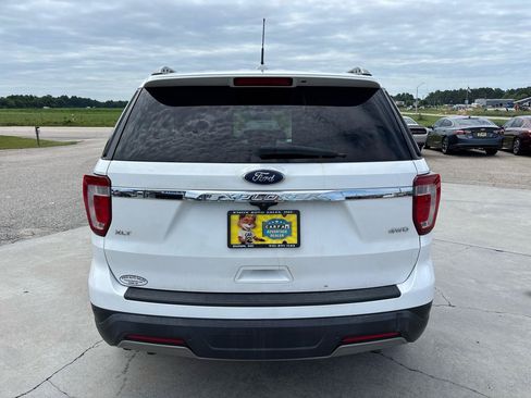 Used 2019 Ford Explorer XLT w/ Equipment Group 202A AWD/4WD image 5