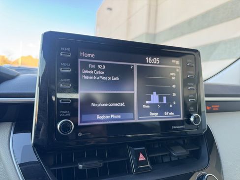 Used 2021 Toyota Corolla LE image 24