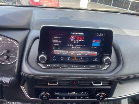 Used 2025 Nissan Rogue SV AWD/4WD image 31