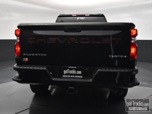 Used 2025 Chevrolet Silverado 2500 Custom w/ Z71 Off-Road Package AWD/4WD image 6