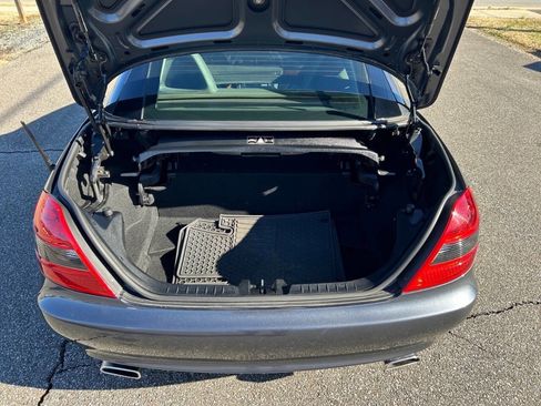 Used 2010 Mercedes-Benz SLK 300 image 15