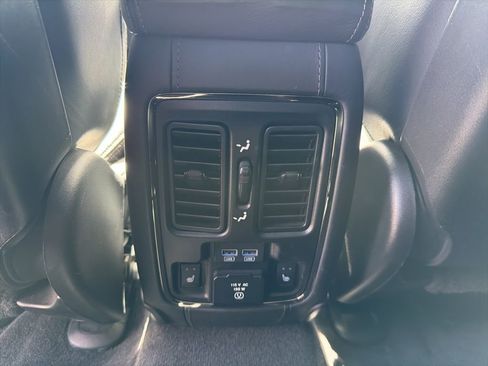 Used 2018 Jeep Grand Cherokee Trackhawk image 29