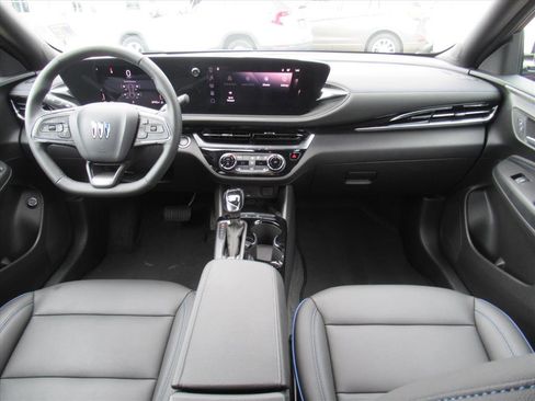 Used 2025 Buick Envista Sport Touring w/ Convenience I Package image 11