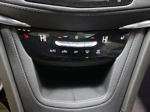Used 2022 Cadillac XT5 Premium Luxury AWD/4WD image 27