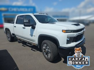 Used 2024 Chevrolet Silverado 2500 Custom w/ Custom Convenience Package AWD/4WD video 3