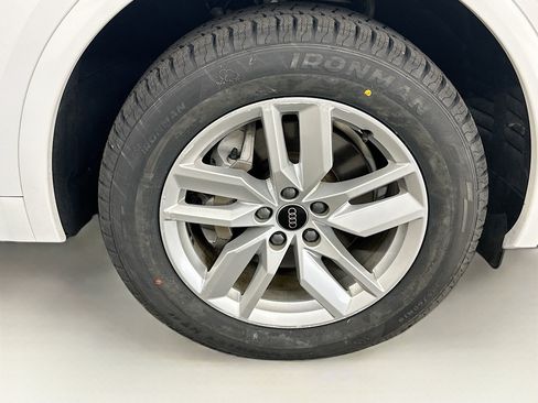 Used 2022 Audi Q5 2.0T Premium w/ Convenience Package AWD/4WD image 11