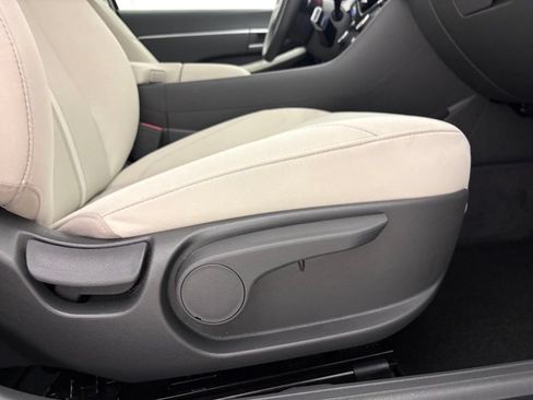 Used 2025 Hyundai Sonata SEL FWD image 35