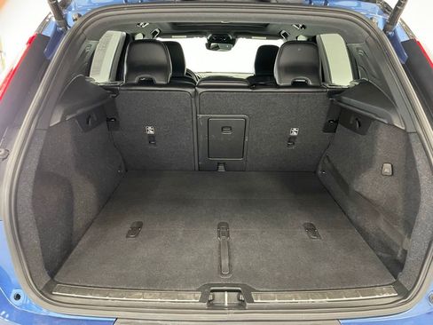 Used 2021 Volvo XC40 T5 R-Design w/ Advanced Package image 26