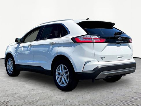 Used 2024 Ford Edge SEL w/ Convenience Package AWD/4WD image 4