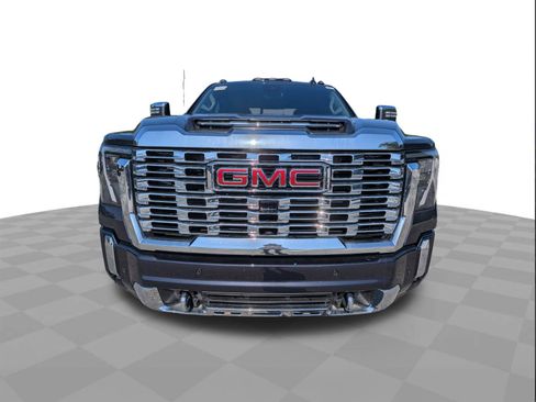 New 2026 GMC Sierra 2500 Denali w/ Denali Reserve Package AWD/4WD image 9
