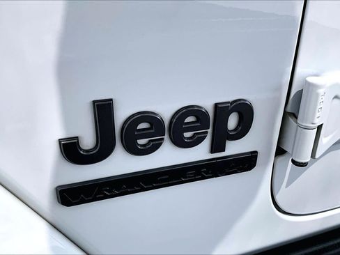 Used 2021 Jeep Wrangler Sport AWD/4WD image 31