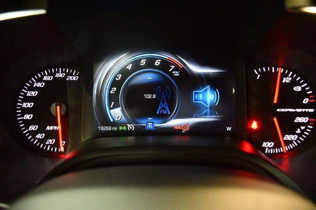 Used 2019 Chevrolet Corvette Stingray Coupe w/ Z51 1LT RWD image 36