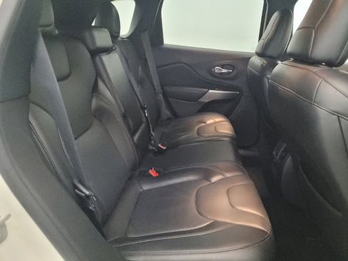 Used 2019 Jeep Cherokee High Altitude AWD/4WD image 19