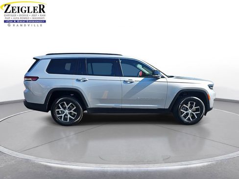 New 2025 Jeep Grand Cherokee L Limited w/ Trailer Tow Package image 4