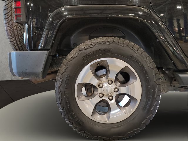 Used 2018 Jeep Wrangler Unlimited Sahara AWD/4WD image 26
