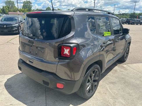 Used 2018 Jeep Renegade Altitude w/ Popular Equipment Group FWD image 7