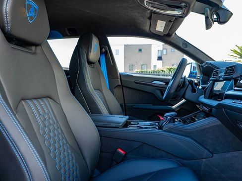 New 2025 Lamborghini Urus SE image 8