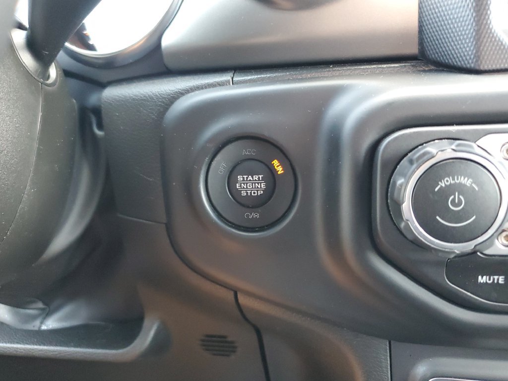 Certified 2023 Jeep Gladiator Sport AWD/4WD image 29