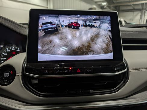 Used 2023 Jeep Compass Limited w/ Sun and Sound Group image 19