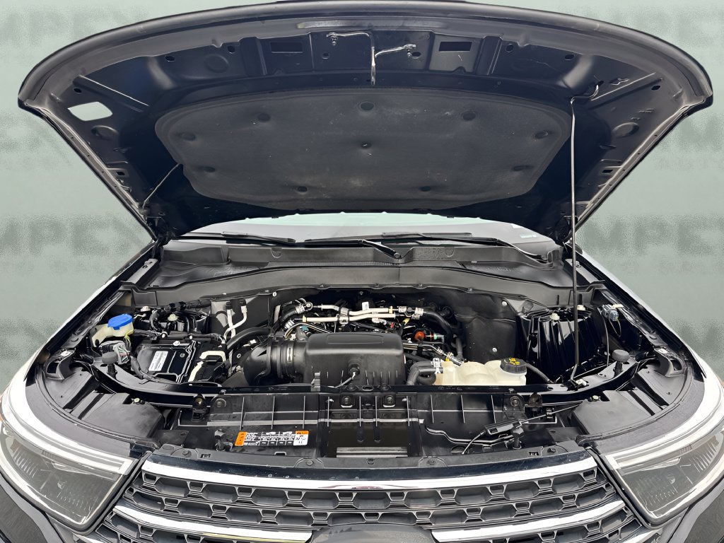 Used 2023 Ford Explorer XLT w/ Equipment Group 202A AWD/4WD image 34