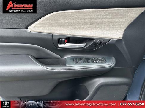 Used 2024 Toyota Grand Highlander Platinum image 21