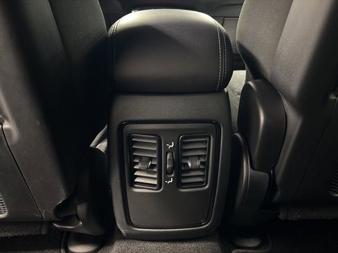 Used 2024 Dodge Durango SXT w/ 3rd Row Seating Group image 28