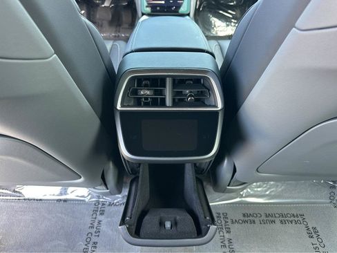 Used 2024 Lucid Air Pure RWD image 17