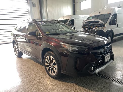 Used 2025 Subaru Outback Limited XT AWD/4WD image 1