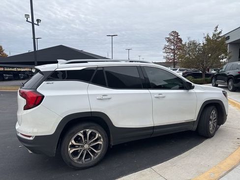 Used 2020 GMC Terrain SLT w/ Preferred Package image 4