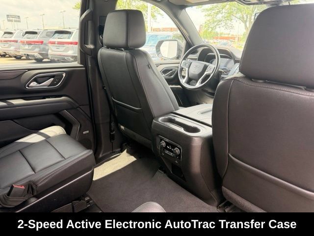 Used 2022 Chevrolet Tahoe Z71 w/ Luxury Package AWD/4WD image 16