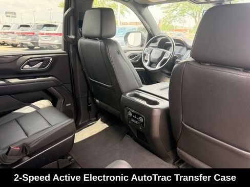 Used 2022 Chevrolet Tahoe Z71 w/ Luxury Package AWD/4WD image 16