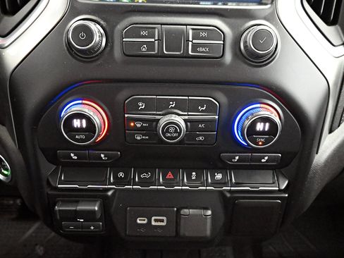 Used 2021 Chevrolet Silverado 1500 RST w/ Bed Protection Package image 14