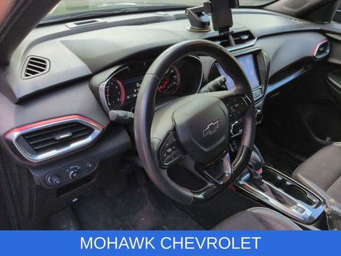 Certified 2021 Chevrolet TrailBlazer RS w/ Sun and Liftgate Package AWD/4WD image 9
