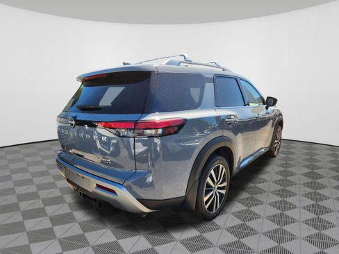Certified 2025 Nissan Pathfinder Platinum w/ Cargo Package AWD/4WD image 4