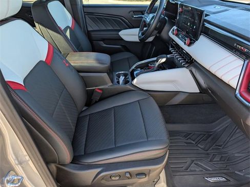 Used 2024 GMC Canyon AT4X image 31