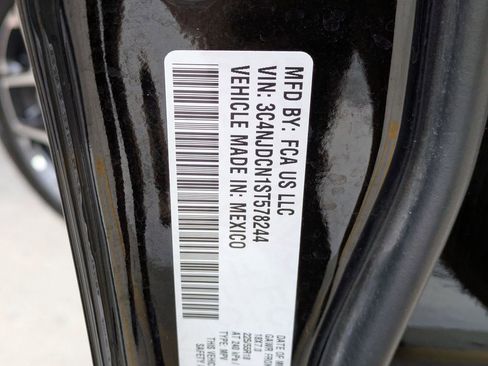 Used 2025 Jeep Compass Limited image 30