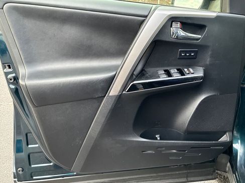 Used 2017 Toyota RAV4 Limited image 10