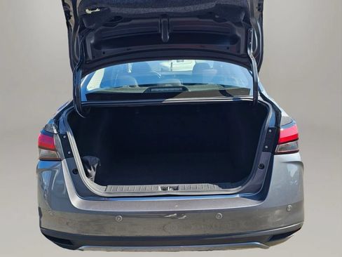 Used 2025 Nissan Versa S w/ Trunk Package FWD image 24