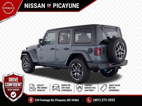 Used 2024 Jeep Wrangler Unlimited AWD/4WD image 3