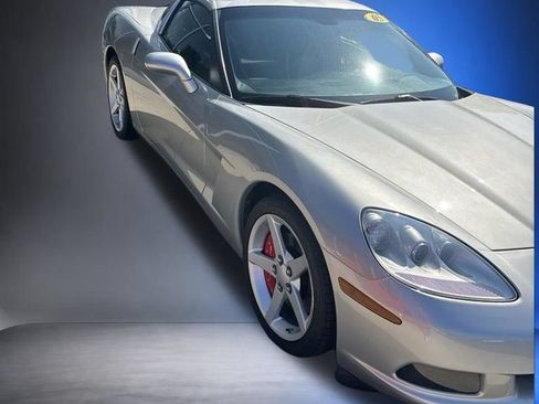 Used 2005 Chevrolet Corvette Coupe w/ Preferred Equipment Group RWD image 6