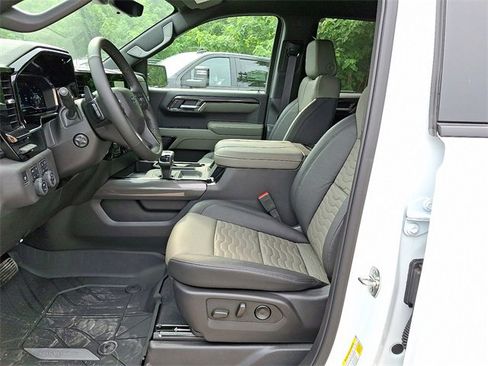 New 2025 Chevrolet Silverado 1500 ZR2 image 10