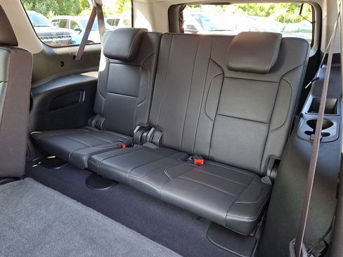 Used 2019 Chevrolet Suburban Premier AWD/4WD image 11