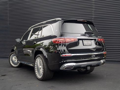 Used 2025 Mercedes-Benz Maybach GLS 600 4MATIC image 3