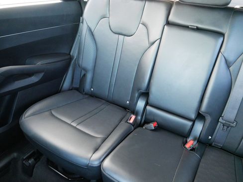 Certified 2025 Kia Sorento S image 12