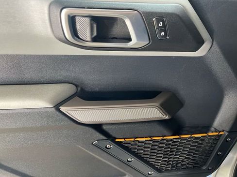 Used 2023 Ford Bronco Badlands image 13