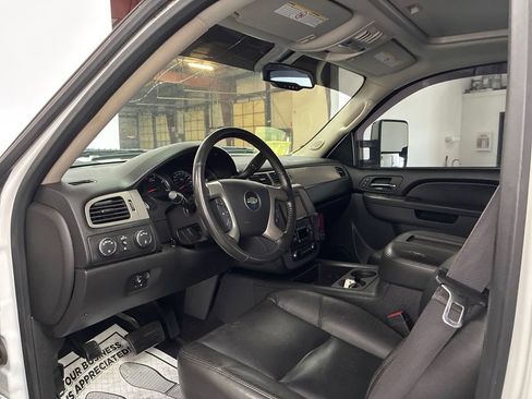 Used 2013 Chevrolet Silverado 2500 LTZ w/ LTZ Plus Package AWD/4WD image 8