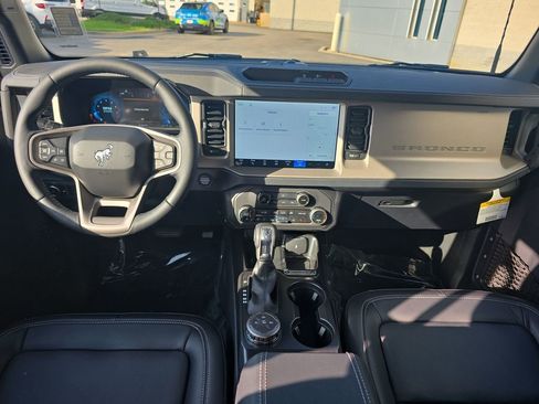 New 2026 Ford Bronco Outer Banks AWD/4WD image 23