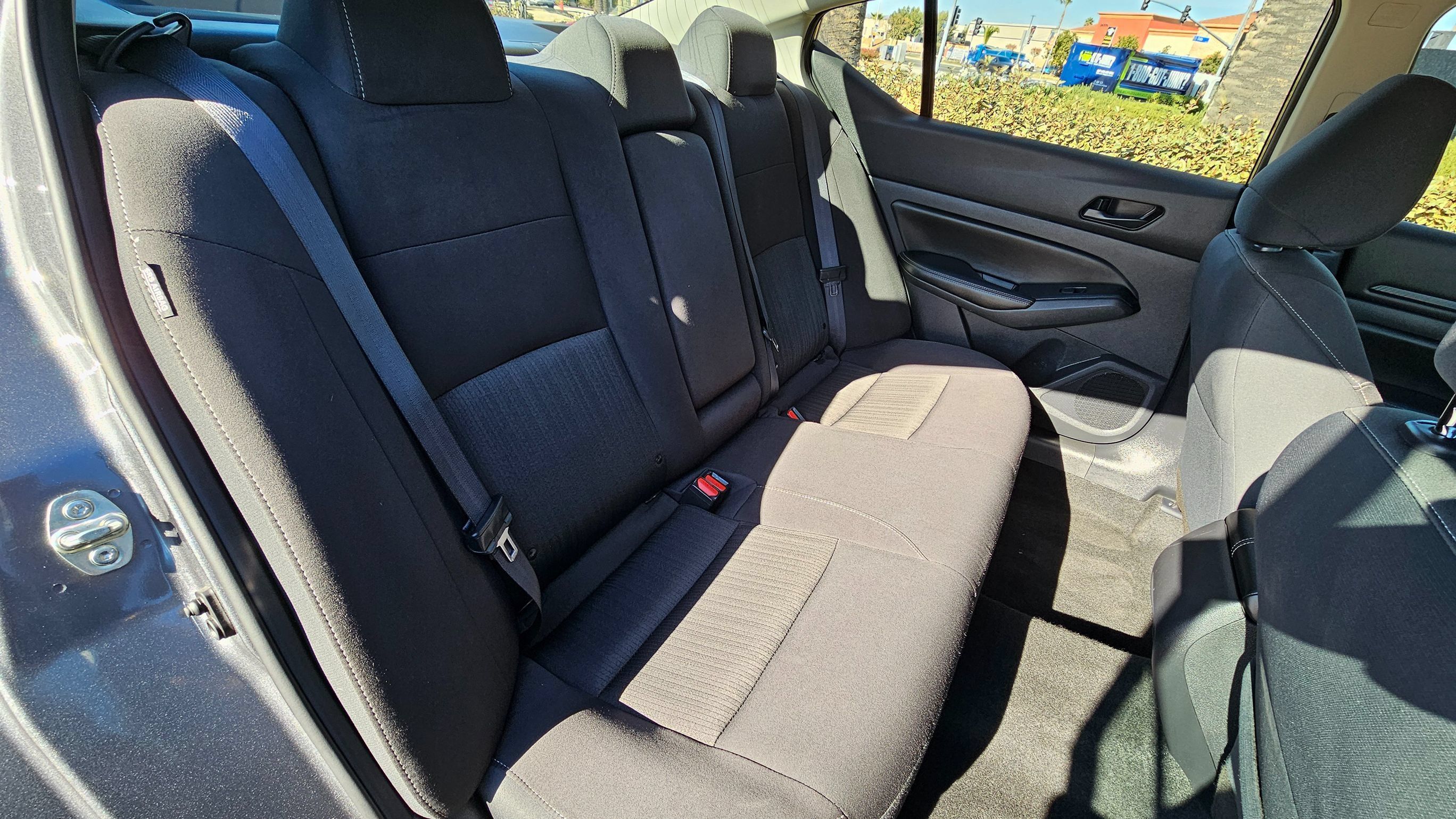 Used 2024 Nissan Altima 2.5 SV FWD image 25