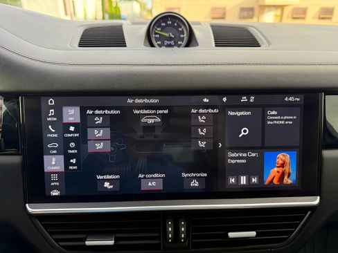 Used 2020 Porsche Cayenne E-Hybrid image 38